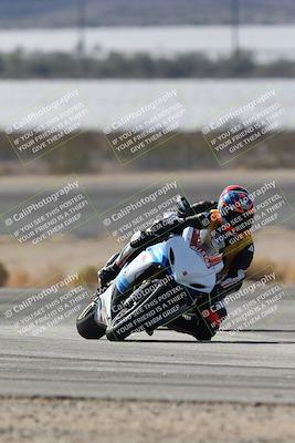 media/Nov-16-2025-Race Pace (Sun) [[8c5fa54630]]/Non Verified Riders (1st 20 Minutes)/1-Turn 14 (10am)/